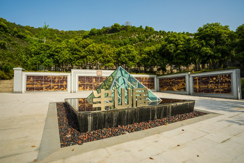 感受自然之美，，，，，，，米乐m6集团的陵园妄想哲学